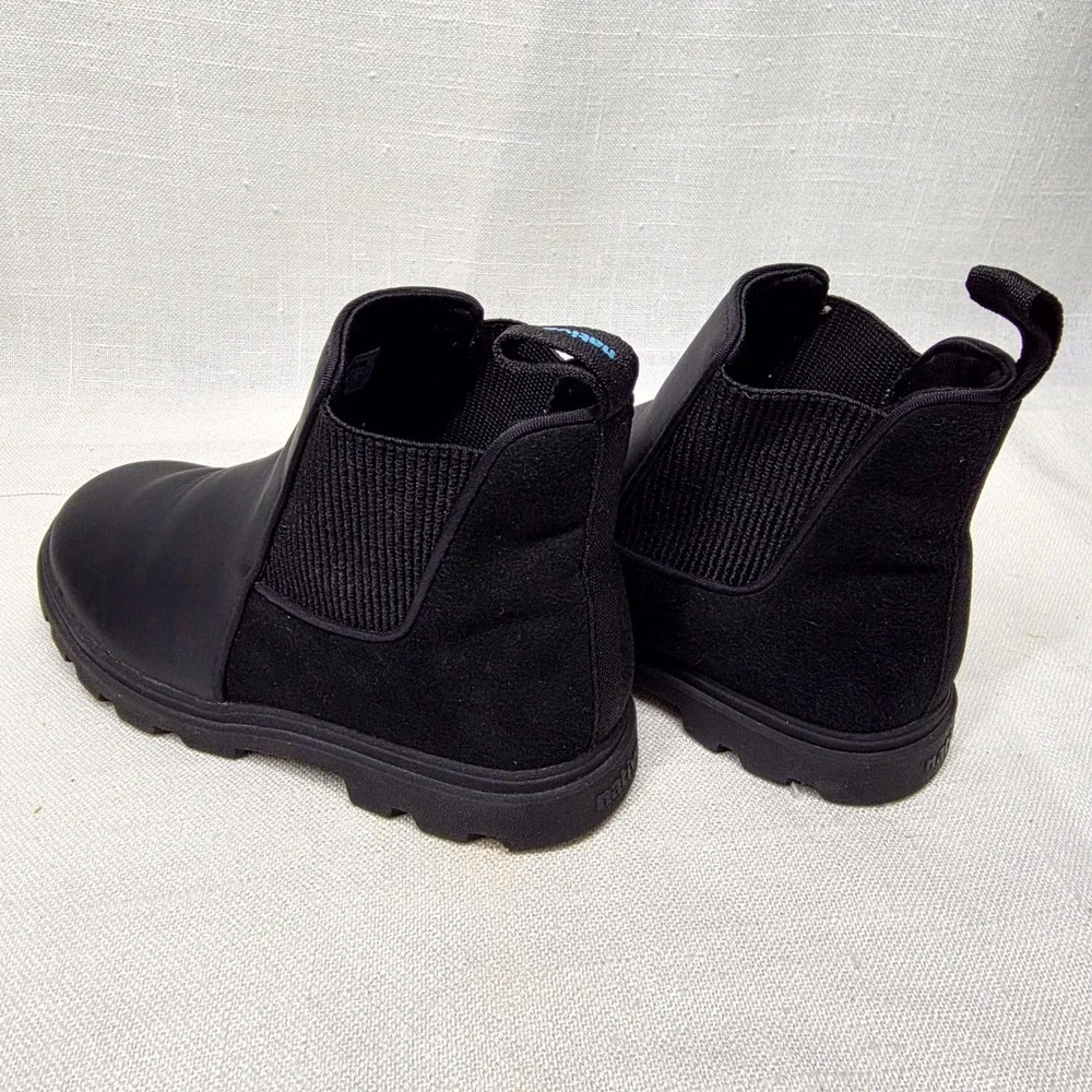 Native Kensington Treklite Boots Kids C13 Black Chelsea Slip On Lug Sole Rugged
